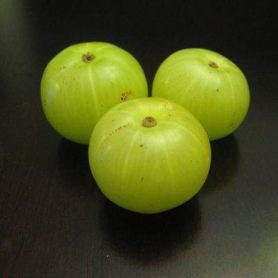 Gooseberries: Health Benefits, Nutritional Value and How to Use Them in diet